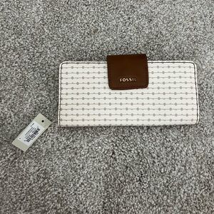 Fossil wallet NWT